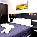 6 Bis Hotel Castelldefels