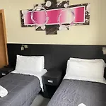 6 Bis Hotel Castelldefels