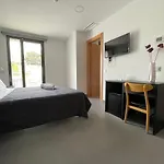 6 Bis Hotel 2*