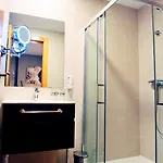 Hotel 6 Bis