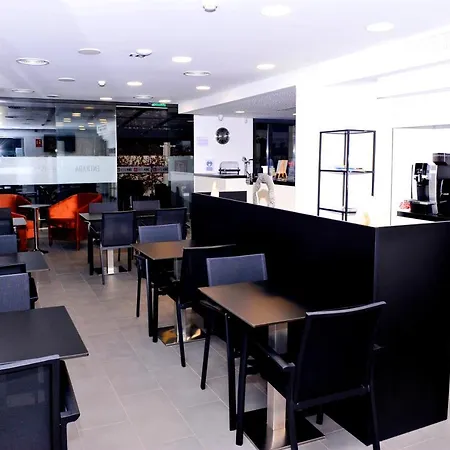 Hotel 6 Bis Castelldefels