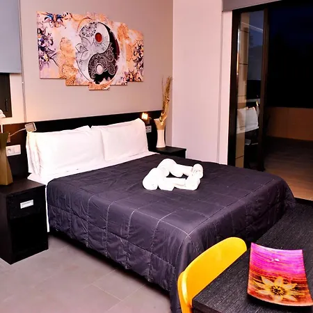 6 Bis Hotel 2*
