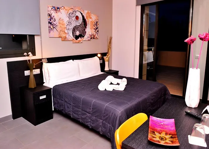 6 Bis Hotel 2*
