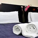 6 Bis Hotel 2*