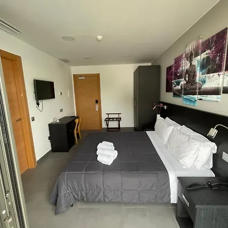 Hotel 6 Bis 2*